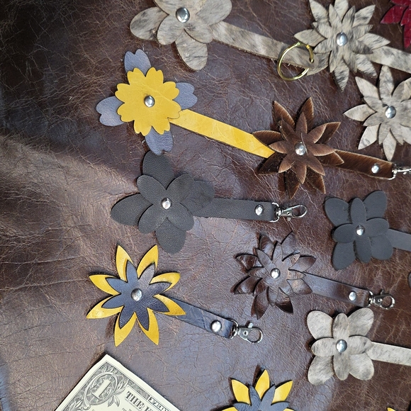 Handmade Leather Flower Keychains - Picture 5 of 7